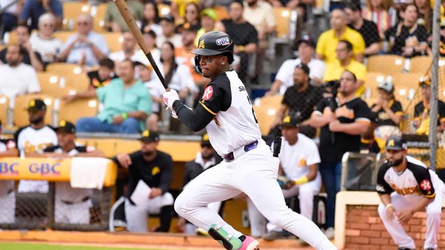 Adael decide ante el Licey y las Águilas siguen en las nubes