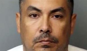 Arrestan a un agente del ICE fuera de servicio por apuntarle con un arma a un menor