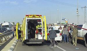 Un muerto y tres heridos por un atropello y apuñalamiento en un cruce de Cisjordania