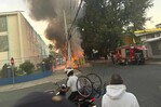Se incendia autob&uacute;s de la OMSA y las llamas afectan cables el&eacute;ctricos y de internet