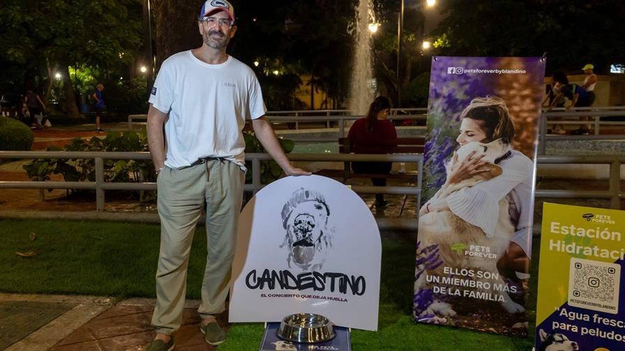 El cantante español Román Mosteiro rendirá homenaje al amor perro–humano