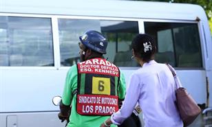 Motoconchistas apoyan eliminar el medio casco; pero piden buscar solución para los pasajeros