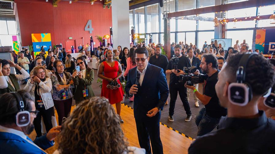 Ministro David Collado presenta en Colombia la plataforma "Conoce el Paraíso" Ministro David Collado presenta en Colombia la plataforma "Conoce el Paraíso"