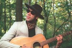 EliaCiM: "La nostalgia es la verdad más honesta que tiene la música" EliaCiM: "La nostalgia es la verdad más honesta que tiene la música"