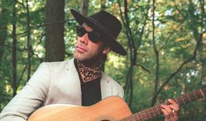 EliaCiM: "La nostalgia es la verdad más honesta que tiene la música"