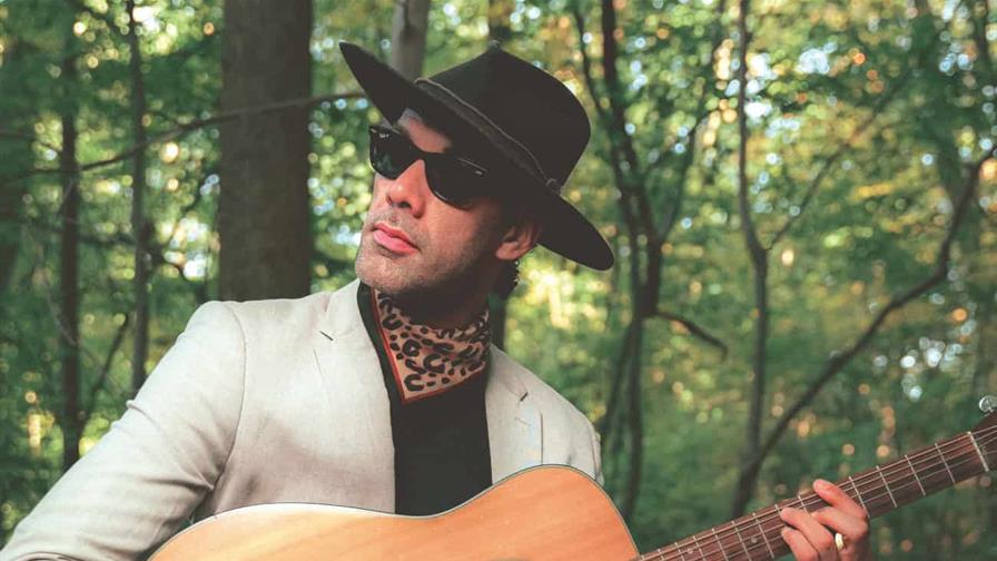 EliaCiM: "La nostalgia es la verdad más honesta que tiene la música" EliaCiM: "La nostalgia es la verdad más honesta que tiene la música"