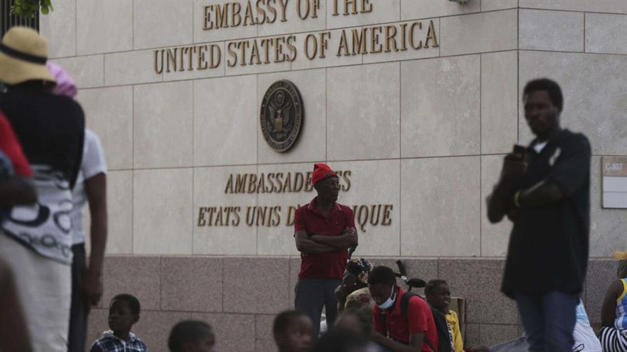 Embajada de EE. UU. en Haití ejecutará solo operaciones de emergencia pese a refuerzo de marines Embajada de EE. UU. en Haití ejecutará solo operaciones de emergencia pese a refuerzo de marines