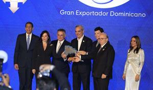 Grupo Rica recibe premio "Gran Exportador Dominicano" otorgado por Adoexpo