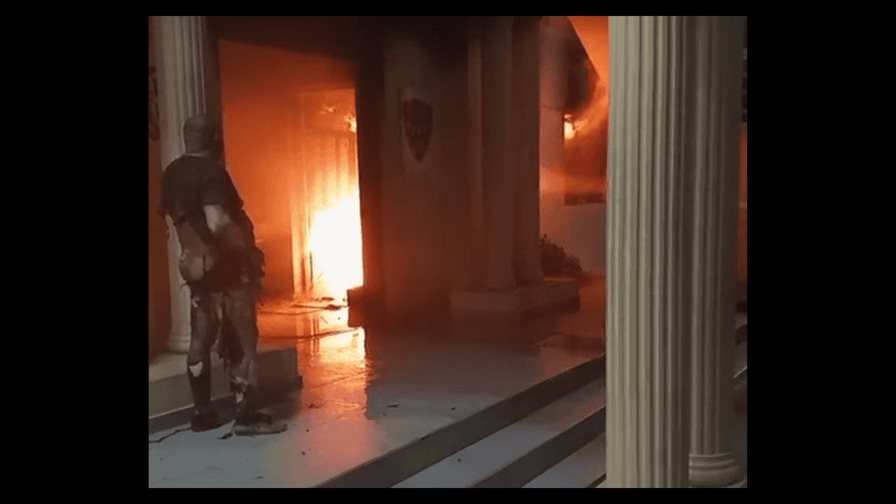 Incendio en área del destacamento en Santiago Rodríguez: un coronel herido y reos trasladados Incendio en área del destacamento en Santiago Rodríguez: un coronel herido y reos trasladados