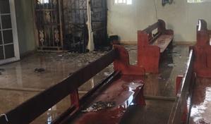 Incendio afecta iglesia adventista de Villa Cristal en Higüey