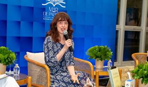 El Centro León acoge a la escritora Irene Vallejo en un diálogo sobre la enseñanza y la lectura