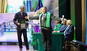 El día más glorioso de Joan Guzmán lo vivió sin su padre