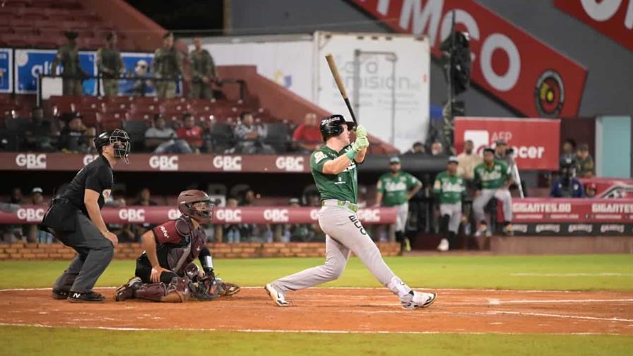 Lester y Tena conectan cuadrangulares en la victoria verde ante los Gigantes