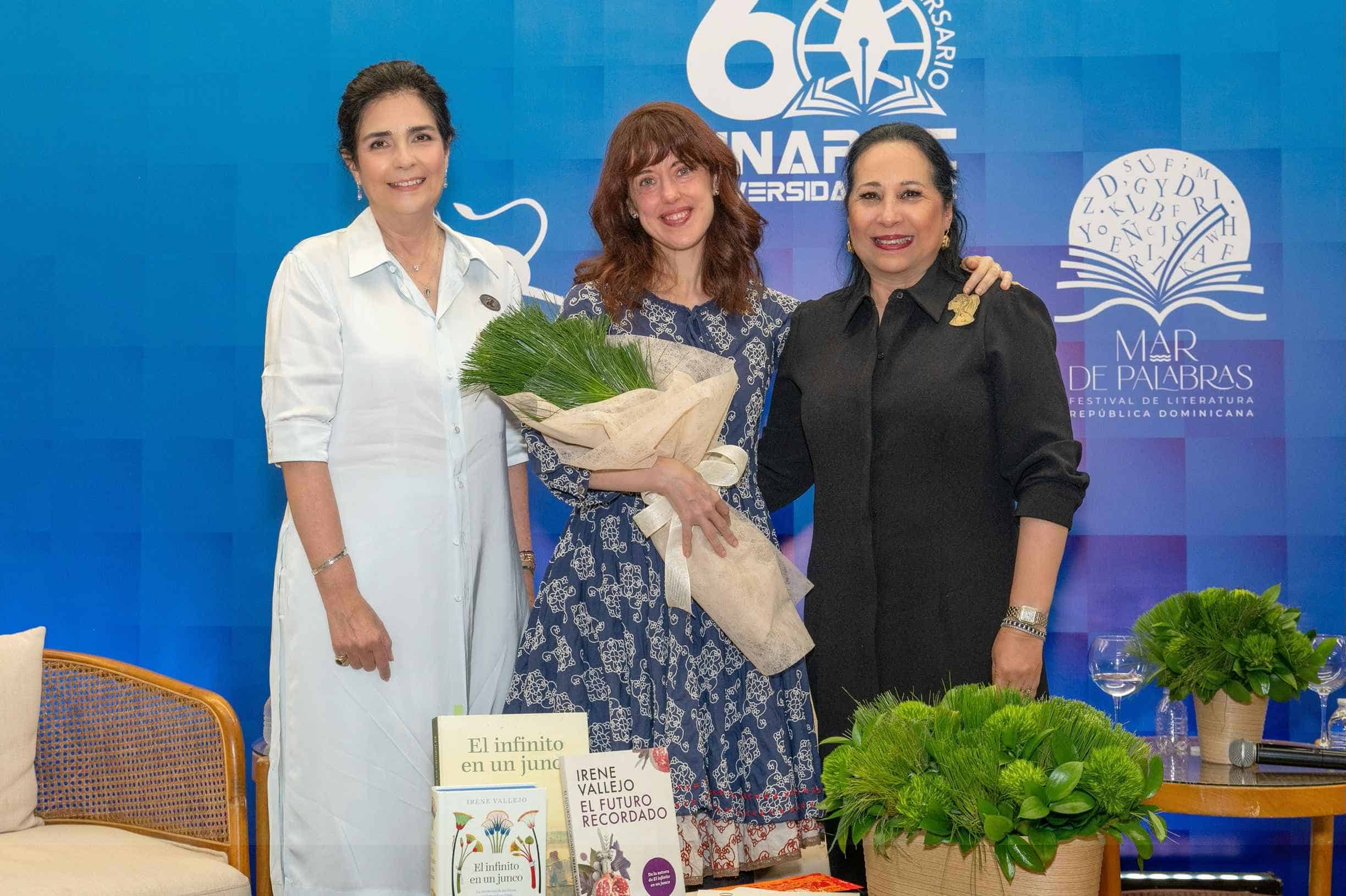 María Amalia León, Irene Vallejo y María Teresa Ruiz.