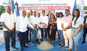 Ministro Cruz inicia construcción de cinco techados multiusos por RD$ 116 millones