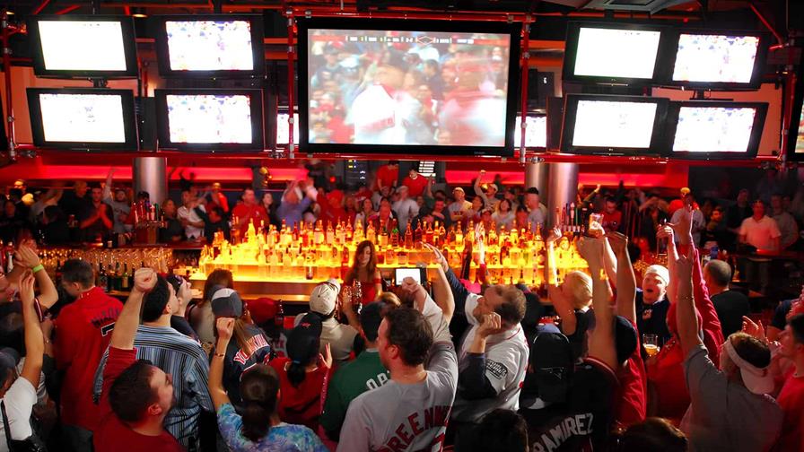 Fireball lanza campaña para "prender" la temporada de béisbol Fireball lanza campaña para "prender" la temporada de béisbol