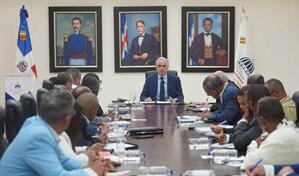 De Camps presenta a directores regionales las políticas para fortalecer la calidad educativa