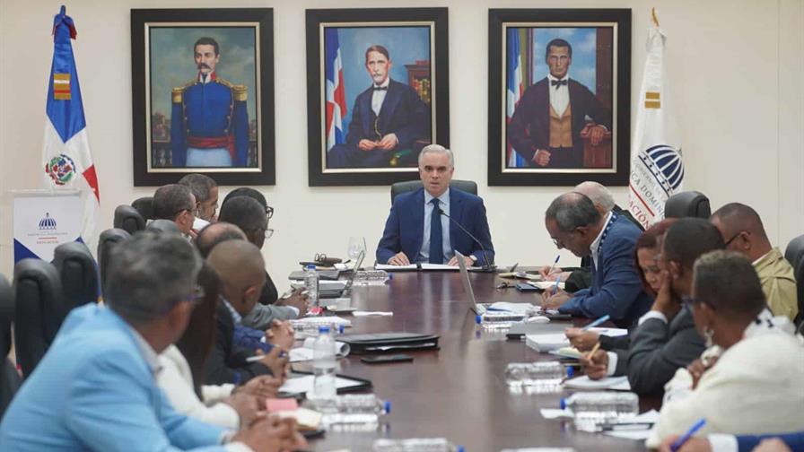 De Camps presenta a directores regionales las políticas para fortalecer la calidad educativa