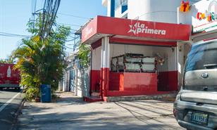 Contaminación visual y caos urbano: el crecimiento descontrolado de las bancas de loterías