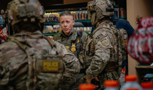 Gregory Bovino, pol&eacute;mico jefe de la patrulla fronteriza de EE. UU., anuncia que se retira