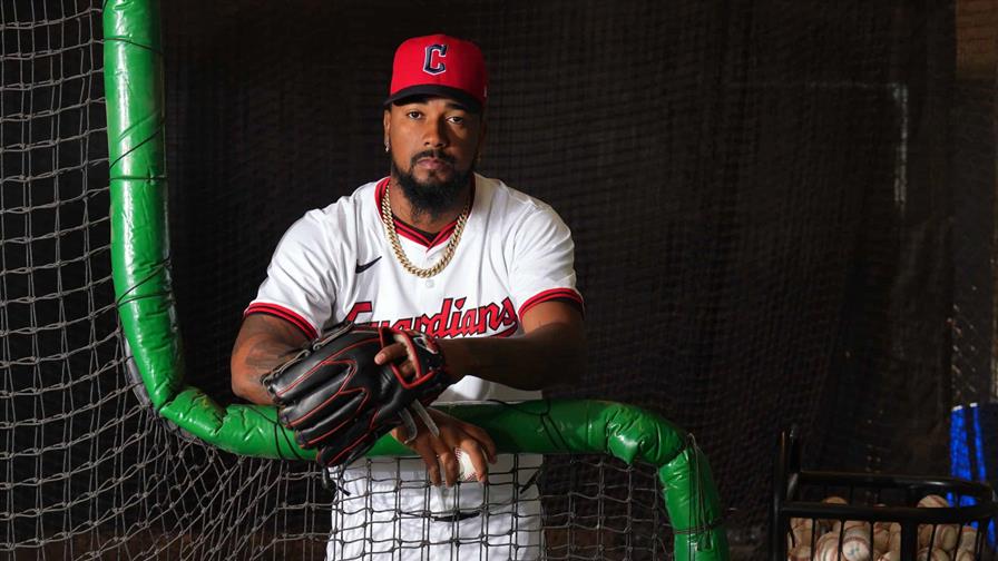 MLB proh&iacute;be a Emmanuel Clase y Luis Ortiz integrarse al Spring Training de Cleveland