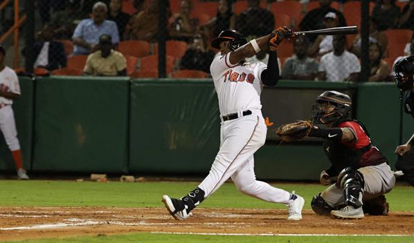 Bryan de la Cruz fue electo Jugador M&aacute;s Valioso del torneo de b&eacute;isbol invernal