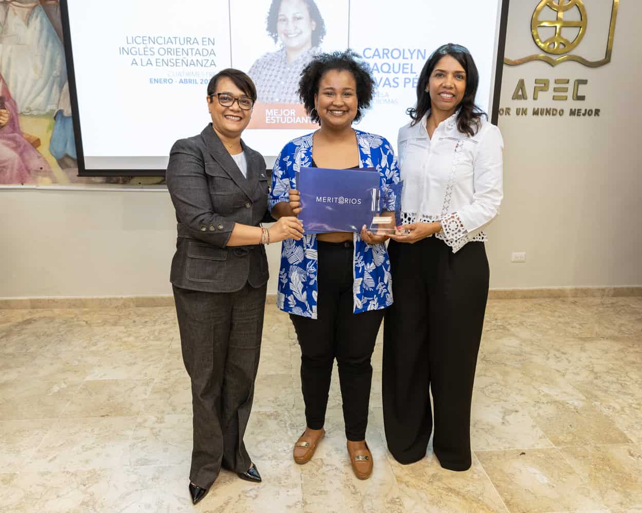 Unapec reconoce a los estudiantes con mayor rendimiento académico Unapec reconoce a los estudiantes con mayor rendimiento académico