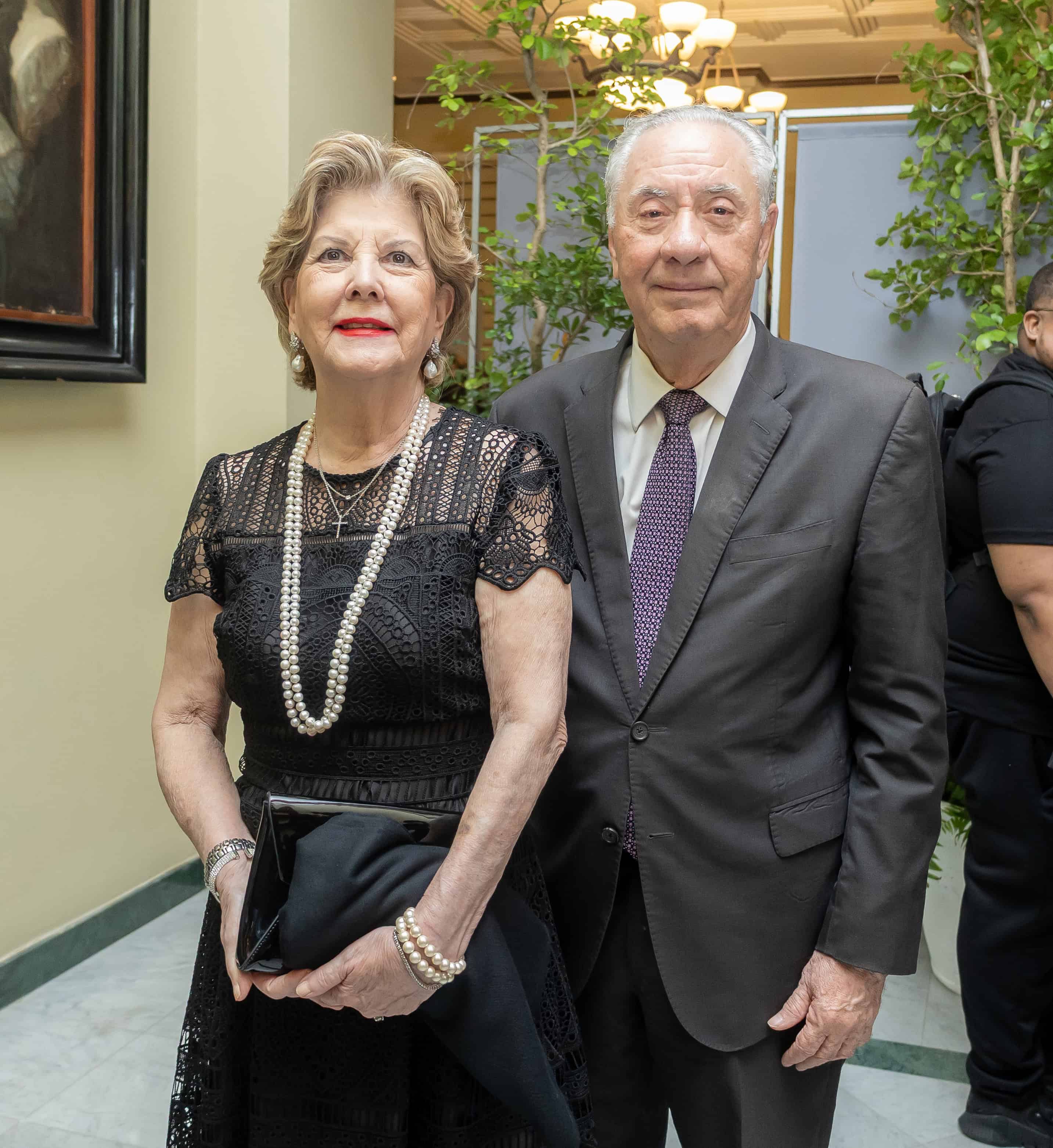 Norma de Vargas y Leopoldo Vargas.