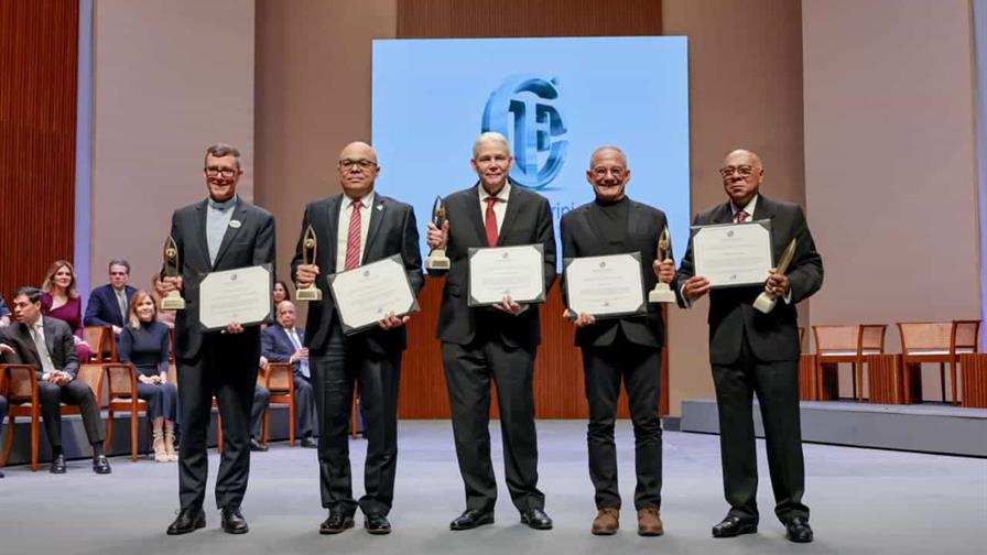 Fundación Corripio entrega sus premios 2025 a cuatro personalidades Fundación Corripio entrega sus premios 2025 a cuatro personalidades