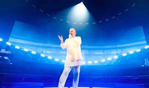 Miguel Bosé desempolva un amor del pasado y sorprende con un desnudo de juventud