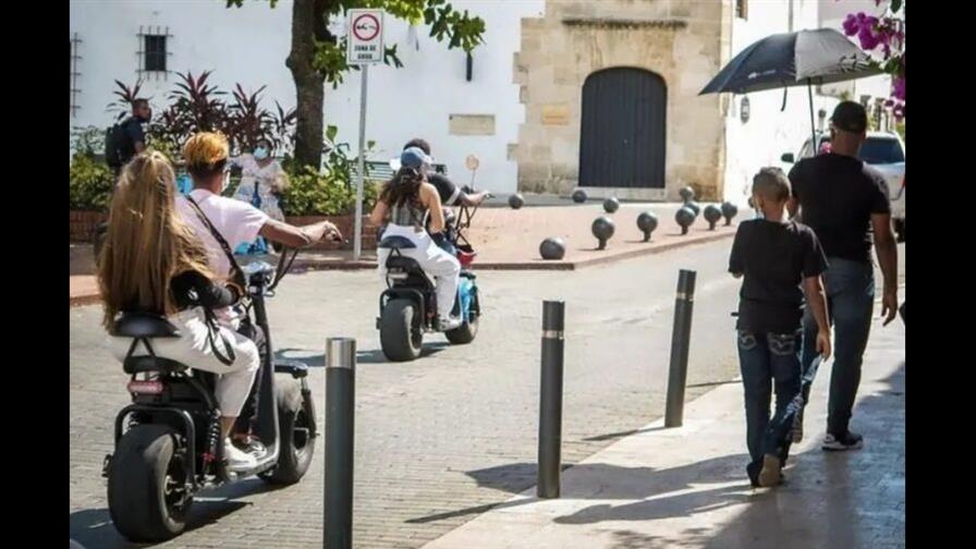 Patinetas y bicicletas eléctricas de uso recreativo podrían ser vetadas de la Zona Colonial Patinetas y bicicletas eléctricas de uso recreativo podrían ser vetadas de la Zona Colonial