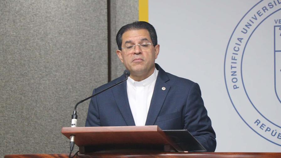 El rector de la Pucmm advierte que un país que no investiga depende de otros El rector de la Pucmm advierte que un país que no investiga depende de otros