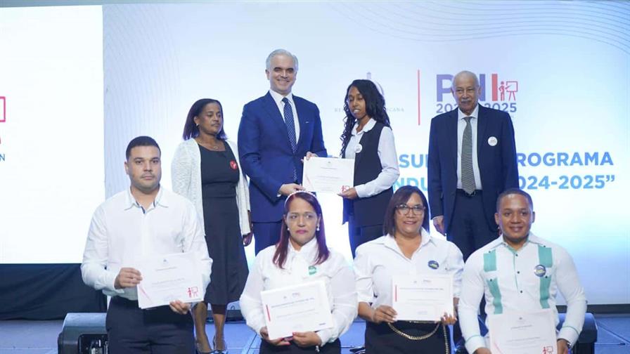 Minerd: 5,412 nuevos docentes pasan a ser empleados tras completar período probatorio