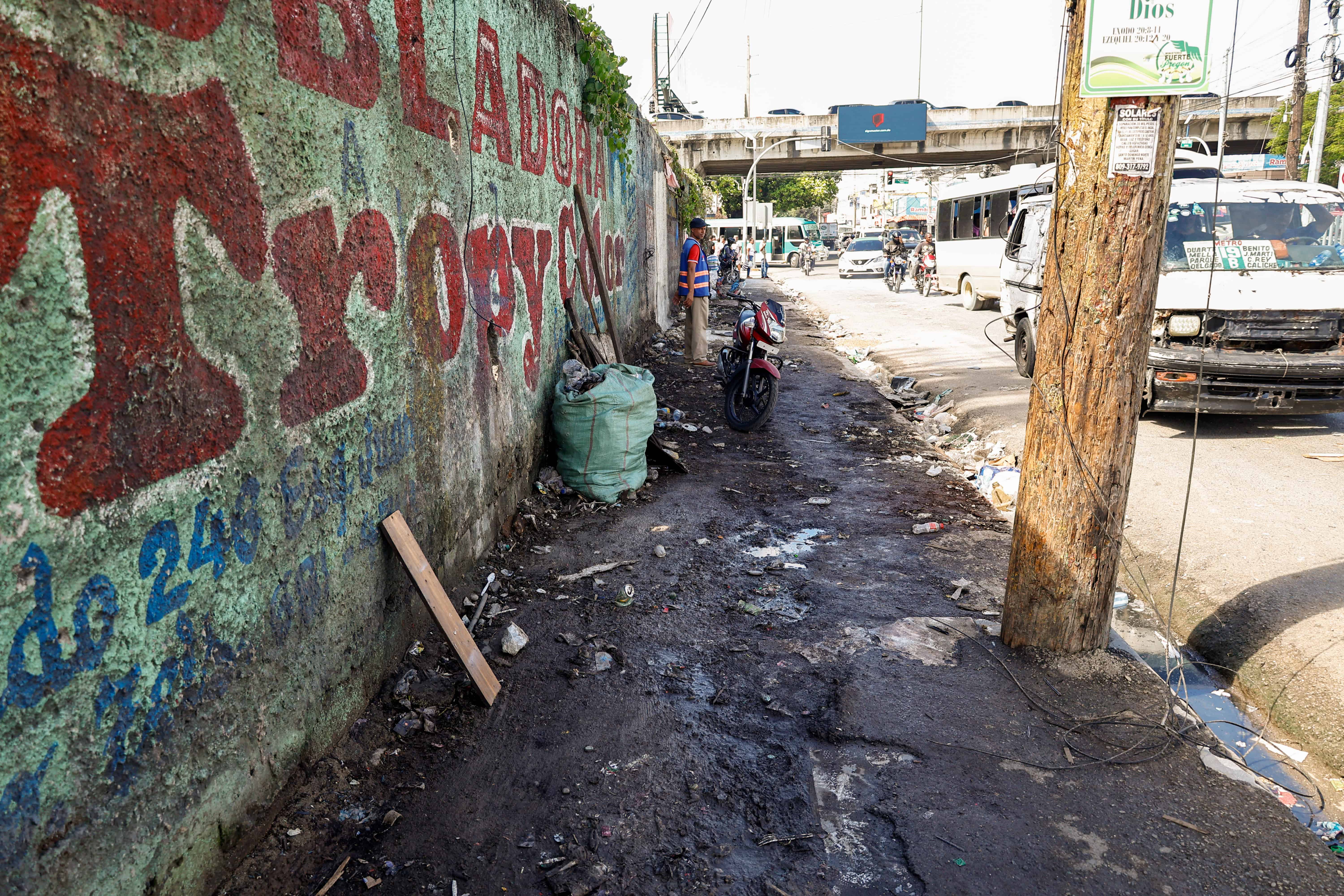 Por esa acera antes era imposible caminar.