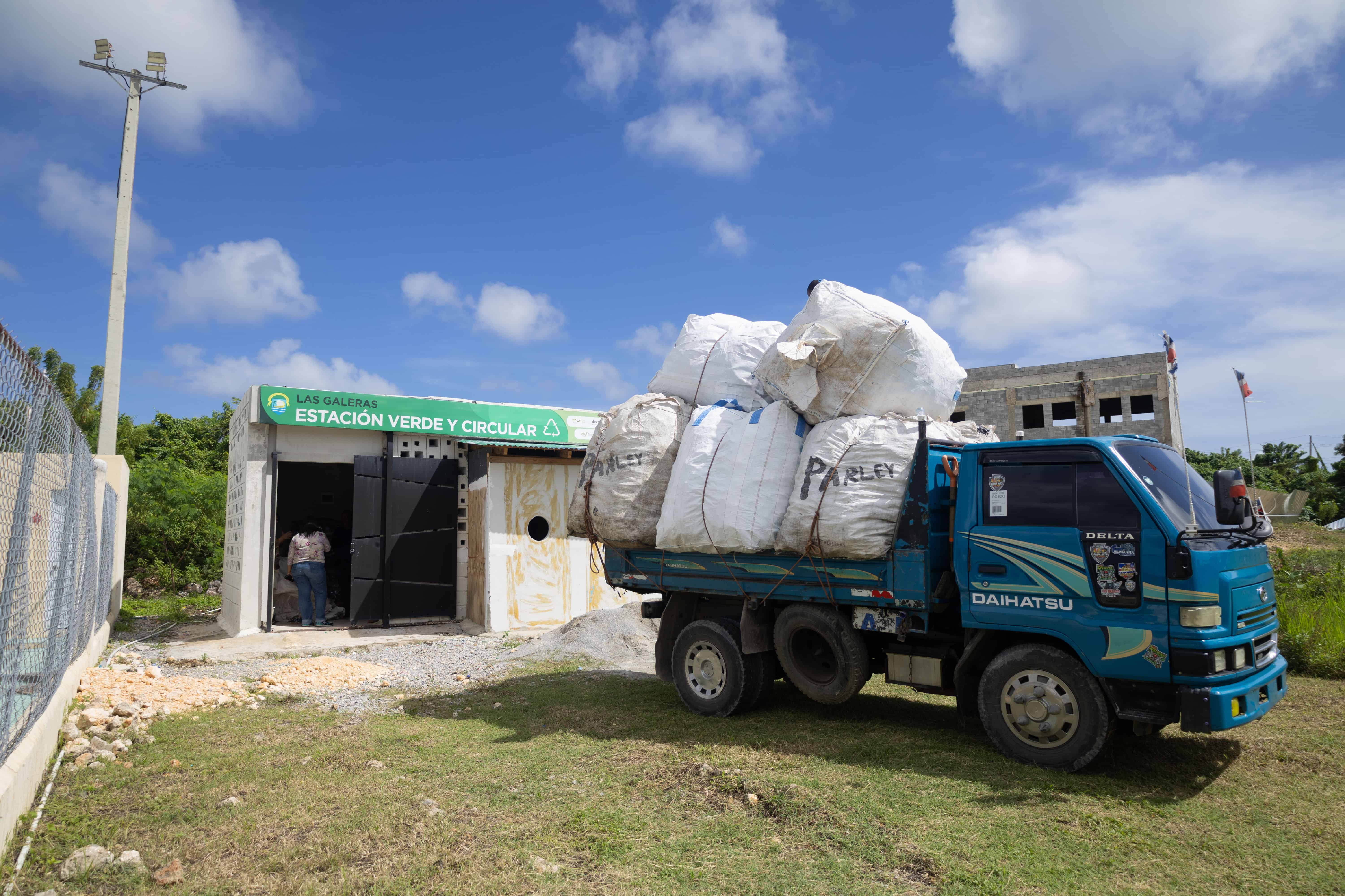 Subcentro de acopio en Las Galeras.