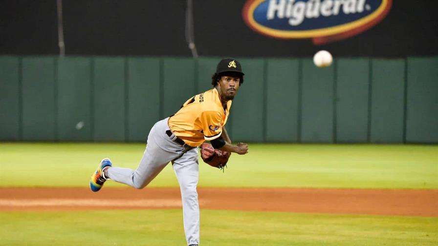 Pitcheo cibaeño deja a los Toros en tres hits, Águilas extienden a siete su racha de victorias Pitcheo cibaeño deja a los Toros en tres hits, Águilas extienden a siete su racha de victorias