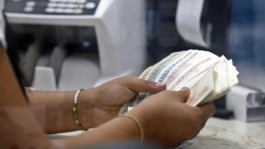 Cuba extiende las restricciones de las cuentas en divisas a todas las empresas extranjeras