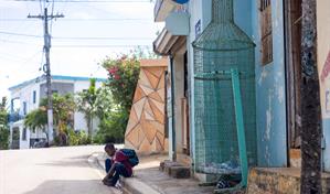 De basura a lentes y tarjetas: así combate Samaná la contaminación plástica