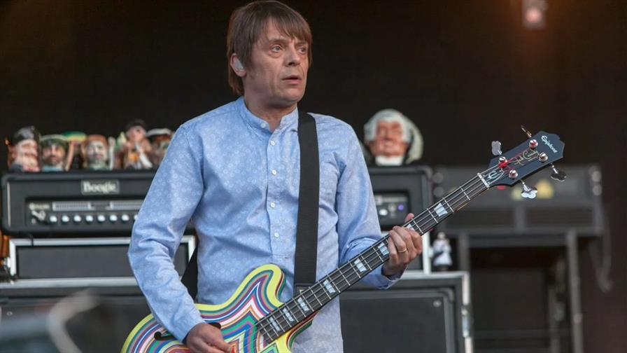 Muere Mani Mounfield, legendario bajista de The Stone Roses, a los 63 años Muere Mani Mounfield, legendario bajista de The Stone Roses, a los 63 años