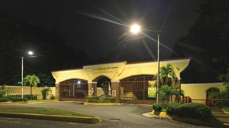 Tragedia lleva a reforzar la seguridad en la UASD, pero sexo en el campus no es nuevo Tragedia lleva a reforzar la seguridad en la UASD, pero sexo en el campus no es nuevo