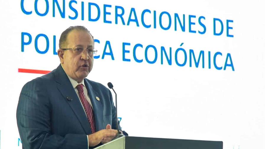 Magín Díaz advierte que RD debe impulsar reformas ahora para evitar una crisis Magín Díaz advierte que RD debe impulsar reformas ahora para evitar una crisis