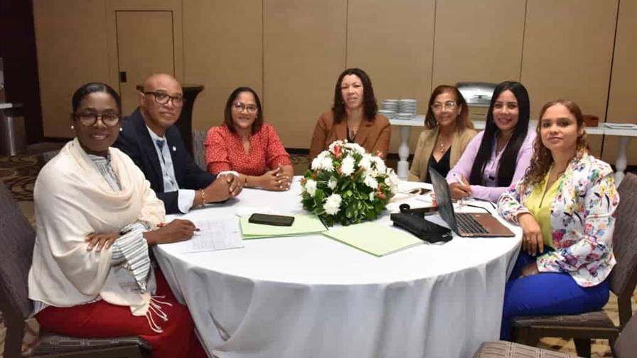 Minerd capacita a orientadores y psicólogos para fortalecer la cultura de paz en las escuelas