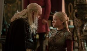 HBO anuncia la renovaci&oacute;n de El caballero de los siete reinos y La casa del drag&oacute;n hasta 2028