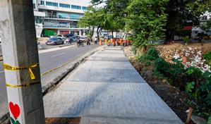 Obras Públicas escucha clamor de ciudadanos a través de José Boquete y reconstruye acera