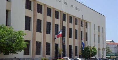 Chofer que choc&oacute; a asaltantes en Santiago andaba con sus hijos y conduc&iacute;a un veh&iacute;culo alquilado