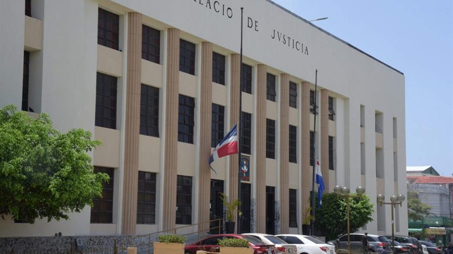 Chofer que choc&oacute; a asaltantes en Santiago andaba con sus hijos y conduc&iacute;a un veh&iacute;culo alquilado