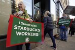 La huelga de empleados de Starbucks se ampl&iacute;a a m&aacute;s cafeter&iacute;as en EE. UU. tras una semana