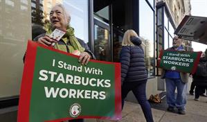 La huelga de empleados de Starbucks se amplía a más cafeterías en EE. UU. tras una semana