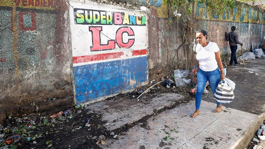 La Alcaldía del Distrito Nacional recupera aceras ocupadas por vendedores durante más de 25 años La Alcaldía del Distrito Nacional recupera aceras ocupadas por vendedores durante más de 25 años