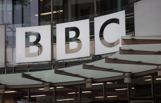 La BBC en el ojo del hurac&aacute;n por emitir palabra racista en los Bafta